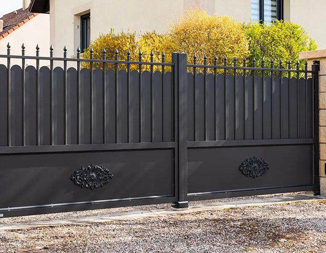 portail fer forge noir